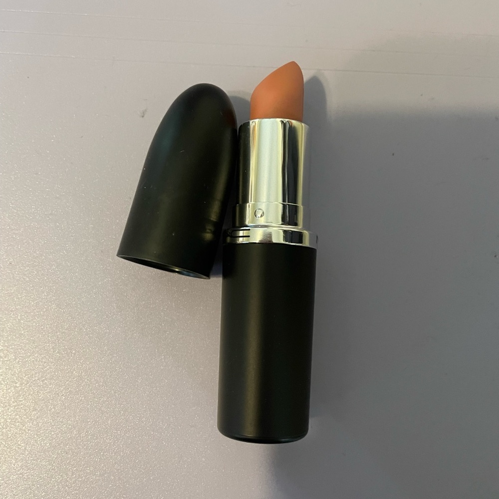 New MAC lipstick - Picture 6 of 6